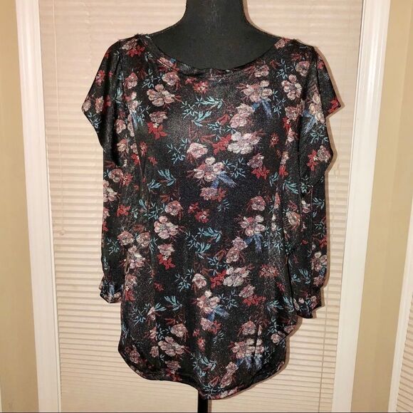 Free People  Ruffle Black w/Flower 🌺 Design - Picture 1 of 3